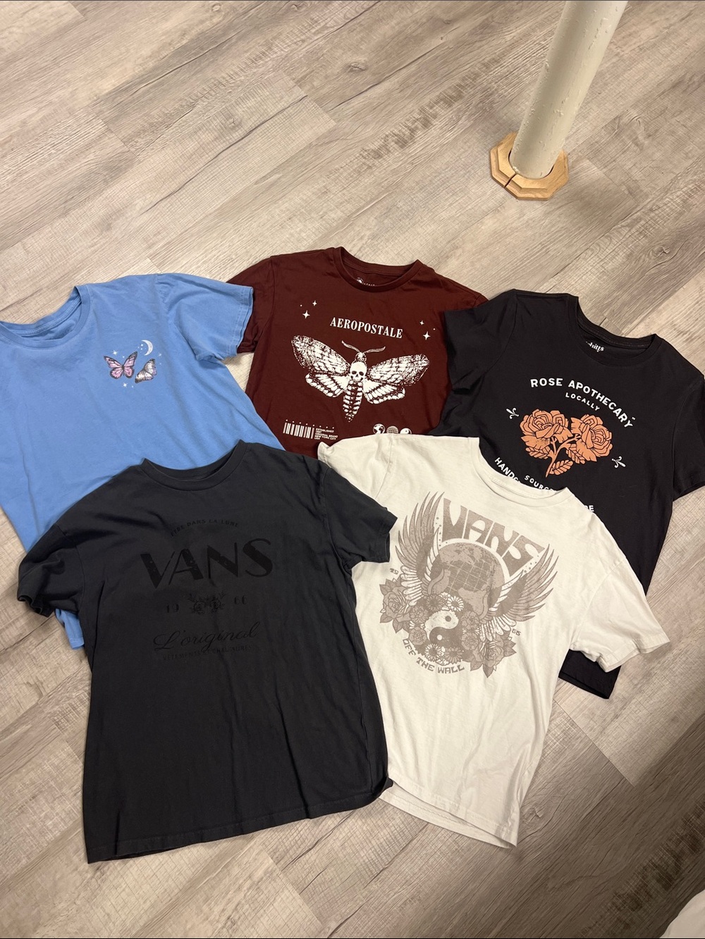 Girls Aeropostale, VANS, and other mixed oversized Tee Lot XS